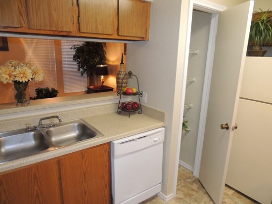 Alexis Park Apartments