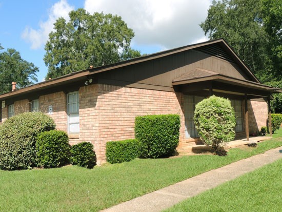 Brookwood Plaza Apartments