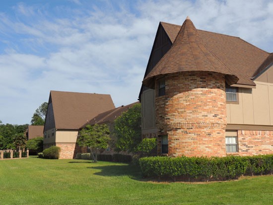 Castlewood Apartments