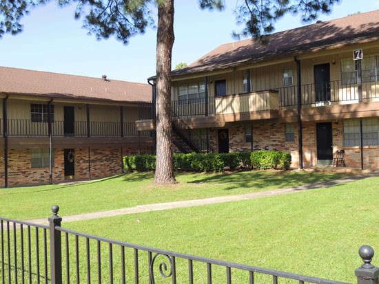 Castlewood Apartments