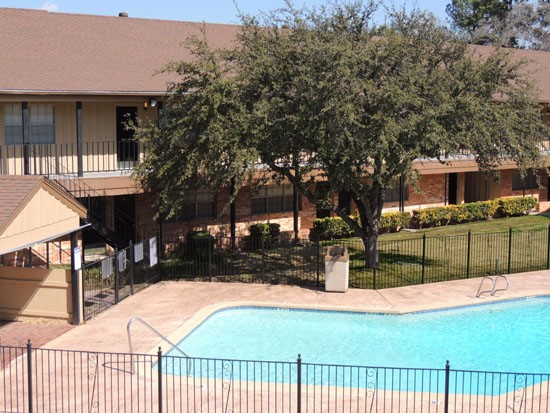 Castlewood Apartments