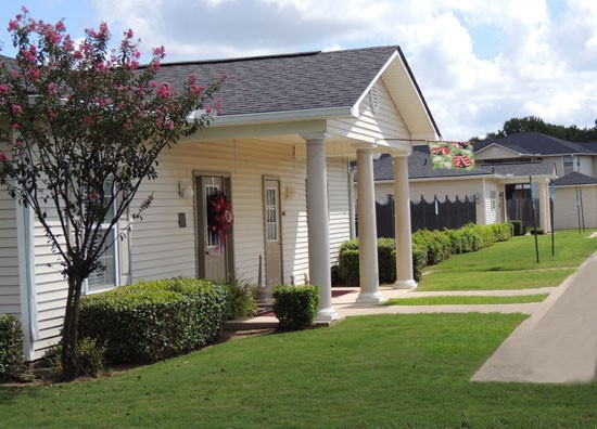 Fox Creek Apartments