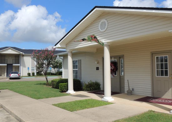 Fox Creek Apartments