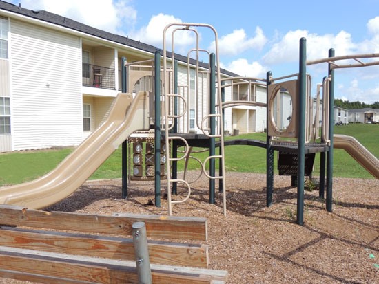 Fox Creek Apartments