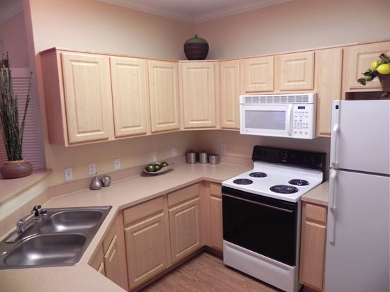 Lexington Place Apartments